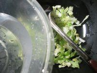 鱿鱼炒圆白菜的做法步骤5